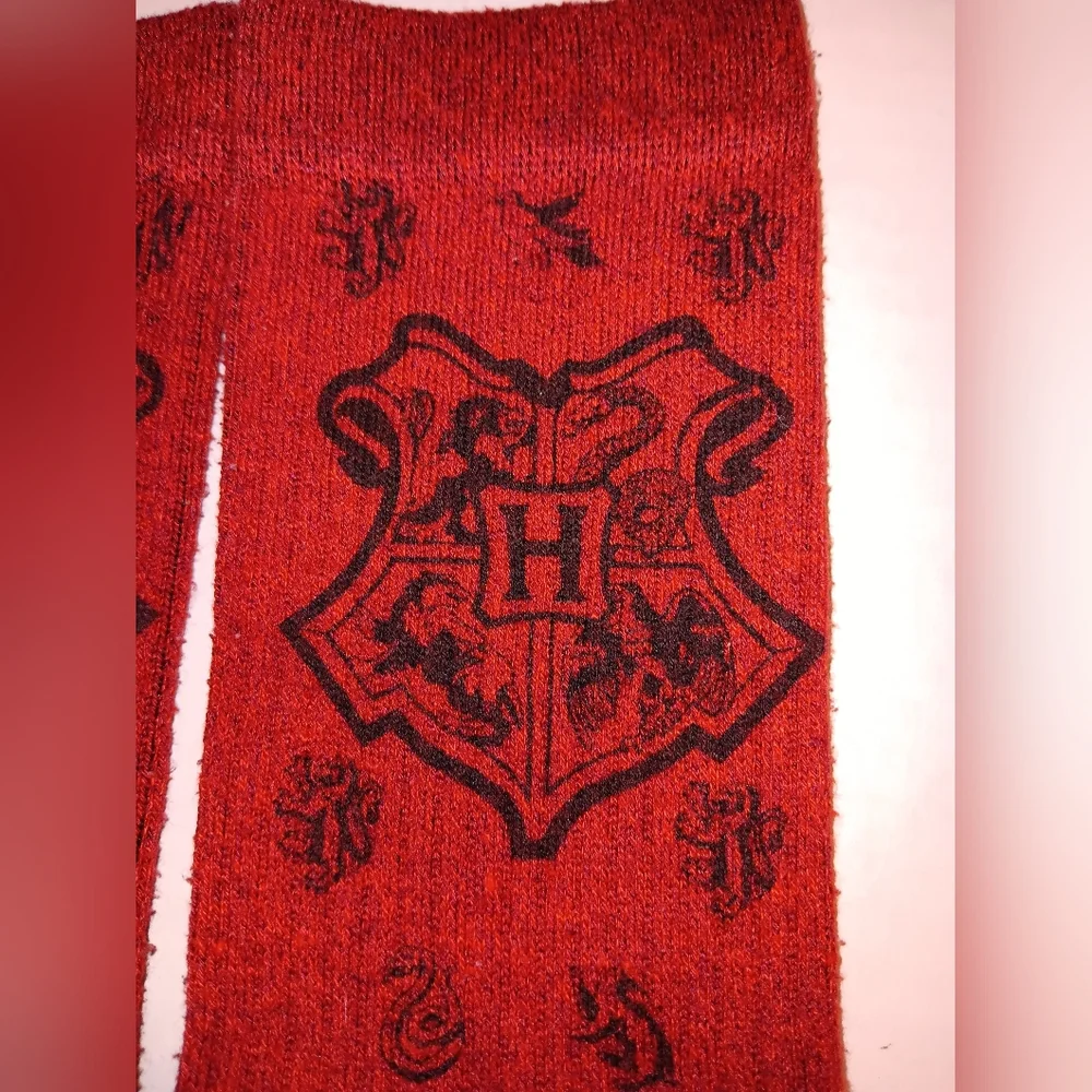 Red Harry Potter  Hogwarts Crest Socks Gray Toe Heel